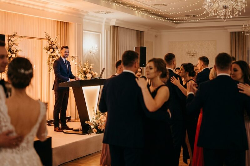 Najlepszy DJ na wesele Rzeszów 2026 - Ranking TOP wodzirejów